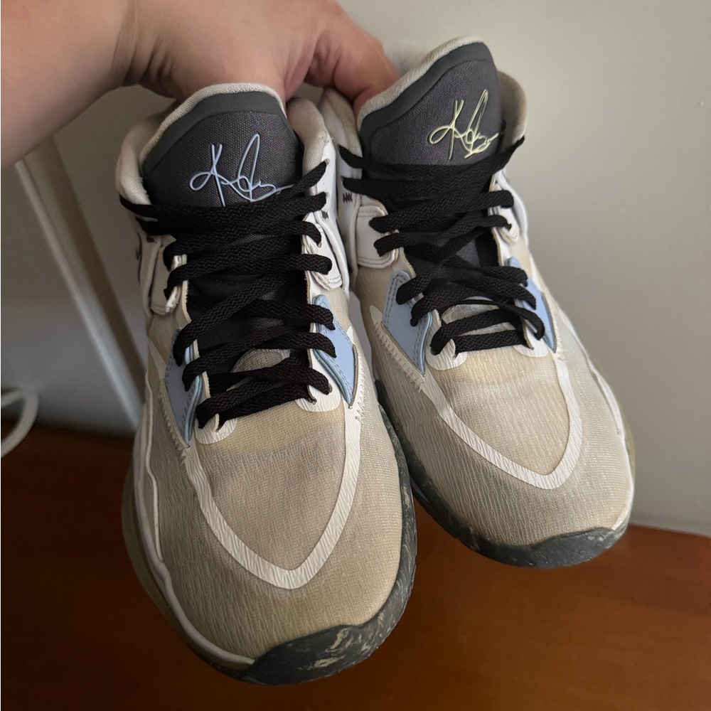 Kyrie Infinity ‘White Light Marine’ - Picture 13 of 15